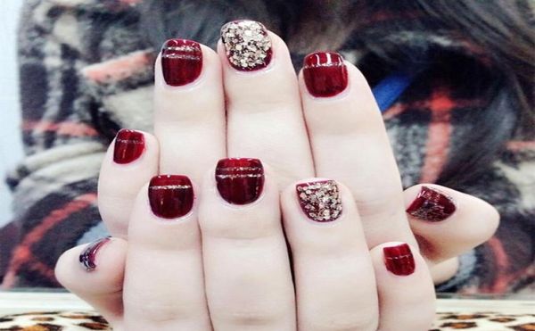 

short wine red nail art short false nails with golden glitter champagne wedding nail tip full nail polish5156401, Red;gold