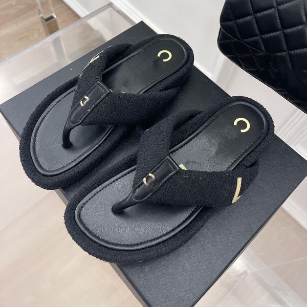 

designer cc beach shoes luxury sandals fashion slippers women flip flops classic shoe outdoor slides summer