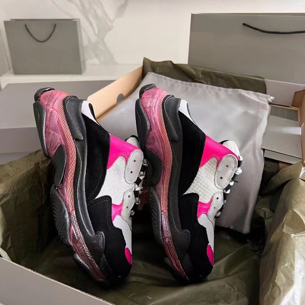 

2023 designer paris triple s men women casual shoes 17fw sneakers crystal bottom vintage platform beige tripler sports black grey white outd