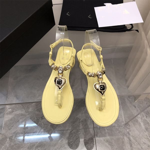 

designer beach shoes cc flip flops slides outdoor sandals luxury leather slippers fashion footwear shoe women uo