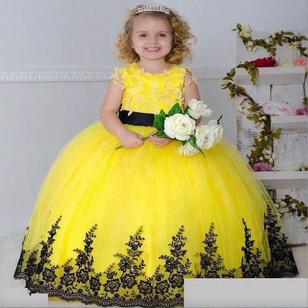 

2023 new yellow tulle lace flower girl dresses for wedding crew neck sleeveless black applique sash bow long girls pageant gowns, White;blue