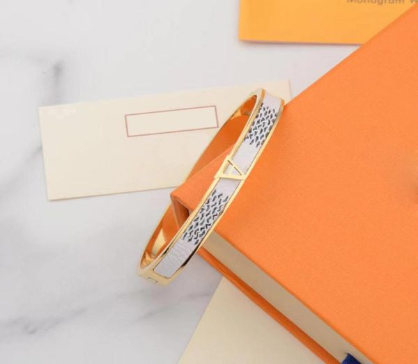 

luxurys designers bracelet designer charm jewelry bangle women white chessboard bracelets titanium steel luxury tempe7690076, Black