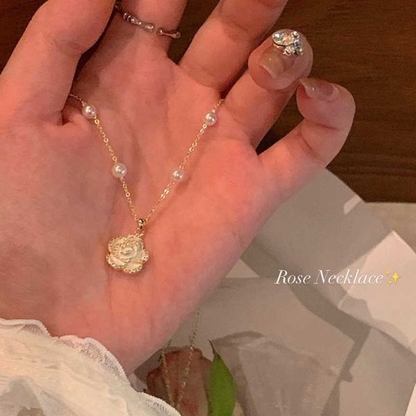 

pendant necklaces fashion trend unique design pearl flower pendant necklaces for women luxury clavicle chain necklace jewelry party wedding, Silver
