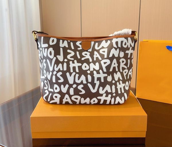 

designer women graffiti shopping totes bag paris brand classic letters printed shoulder bags luxury designers 5a quality genuine leather han