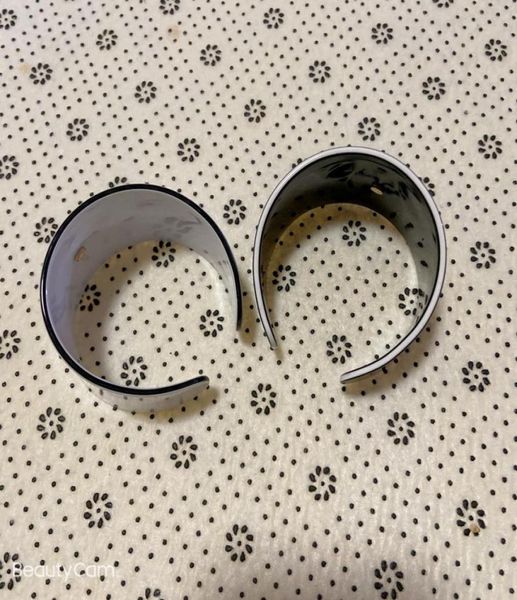 

65x4cm black and white casual acrylic bracelet fashion letter wristband for ladies collection hand chian items vip gift1833222
