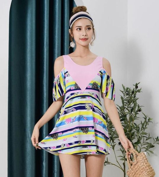 

new 2020 one piece slim slim fashion short sleeved bath bathing suit woman9569514