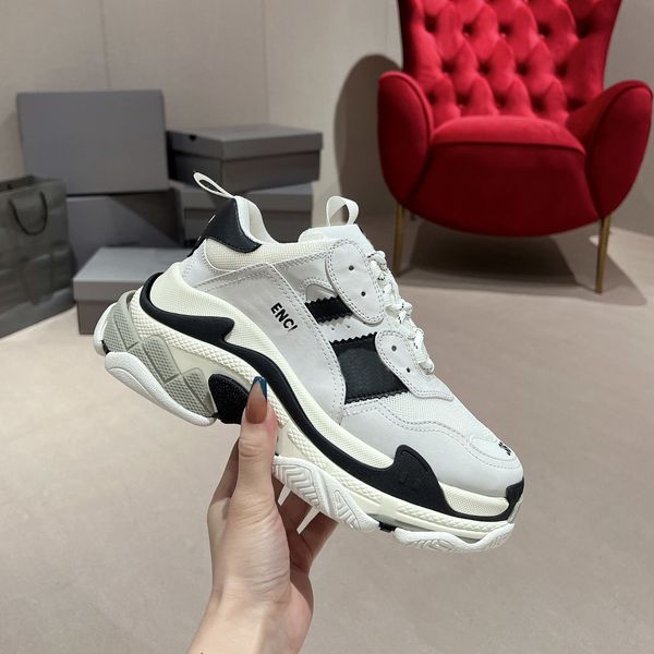 

designer sneakers balencaigaity running shoes fashion luxury triple s sneaker women men sports shoe new trainer dfxdfsdd