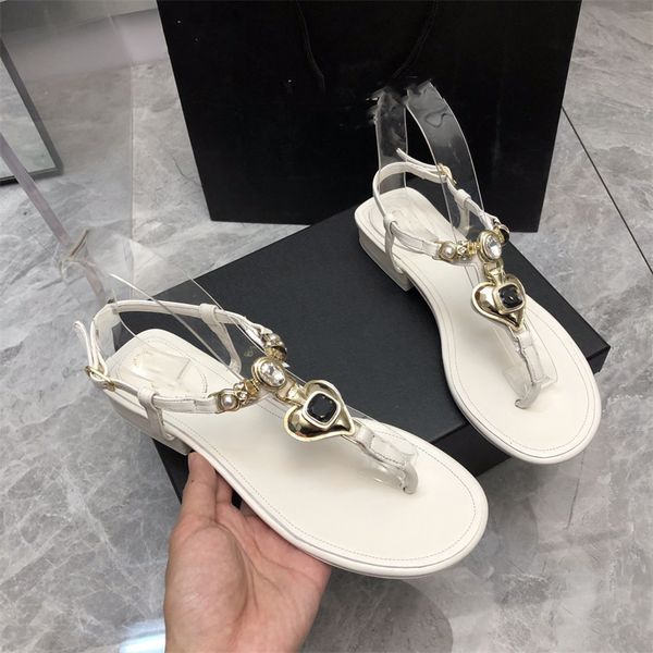 

designer beach shoes cc flip flops slides outdoor sandals luxury leather slippers fashion footwear shoe women uo2
