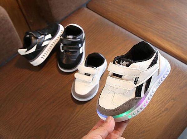 

ai liang lovely princess boys girls boots cartoon children shoes casual fashion led light baby kids sneakers1832578, Black;red