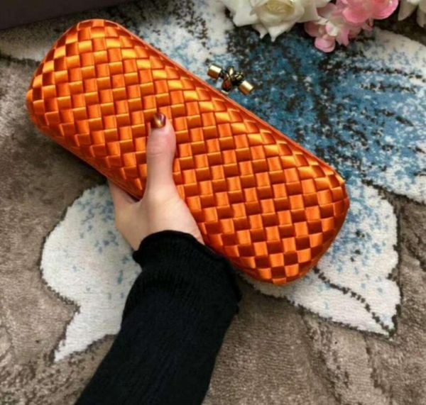 

2018 new women handmade material crochet handbag genuine leather snake print evening clutch party fashion simple kintting bag vb 23801890