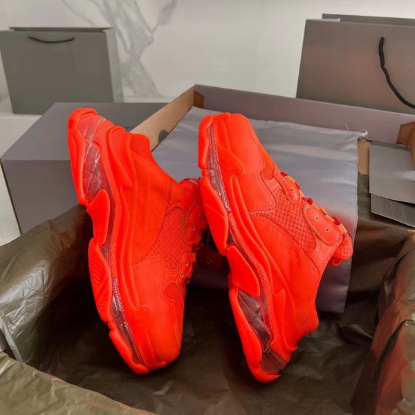

2023 triple s men women designer casual shoes platform sneakers clear sole black white grey red pink blue royal neon green mens trainers ten
