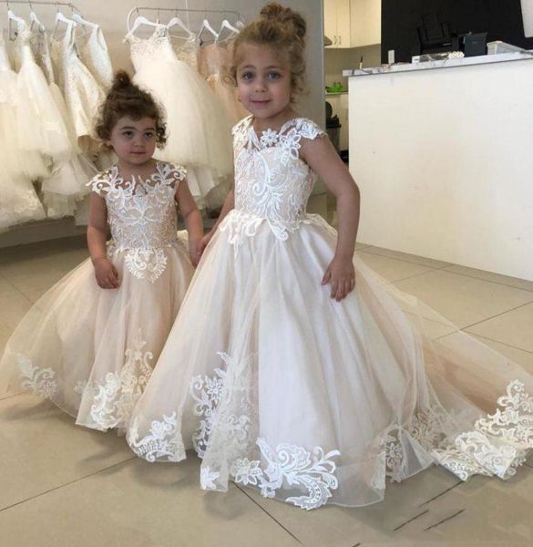 

lace applique flower girl dresses for wedding buttons back toddler pageant gowns tulle sweep train appliqued kids communion dress1150181, White;red