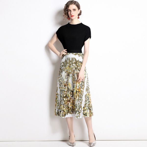 

2023 new autumn european station fashion women's short sleeve knitwear high waist print pleated skirt two-piece set e048, Black;gray
