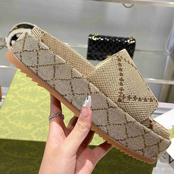 

casual shoes designer new style slippers sandal sliders thick bottom non-slip soft fashion g house slipper women wear flip flopes 35-46 us 5, Black
