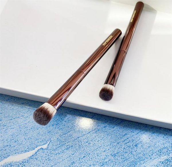

new vanish seamless finish concealer makeup brush metal handle soft bristles angled large conceal cosmetics brush beauty tool7304484