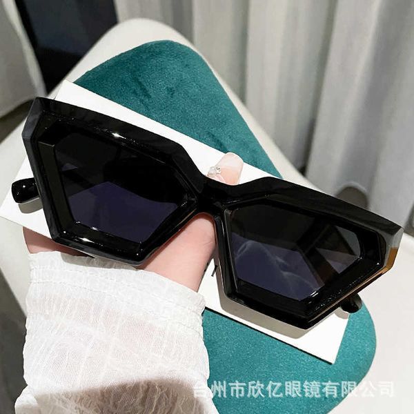 

2023 new cat's eye small frame with fashion and uv protection for women's sunglasses trend, White;black