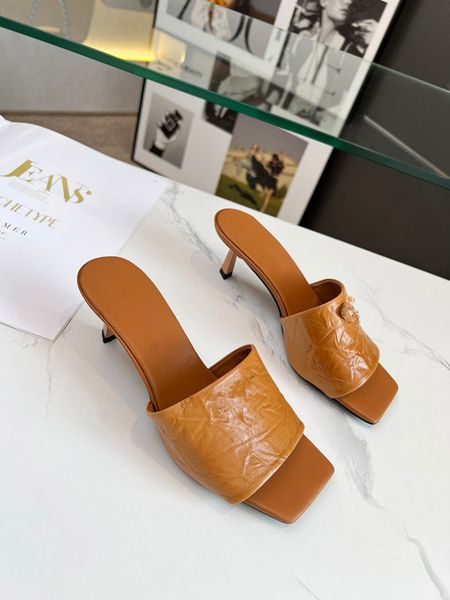 

2023 sandal designer women half slippers lambskin white blick leather suede thick heels metal slides woman shoe beach lazy sandals spring 05, Black