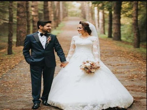 

2019 country wedding dresses v neck ball gown sheer illusion long sleeves floor length with lace applique plus size wedding gowns8179322, White