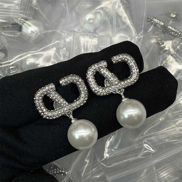 

classic pearl valentinoity earrings women's luxury earrings designer jewelry vintage jewelry fashion pendant earrings stud veuka sbhike, Golden;silver