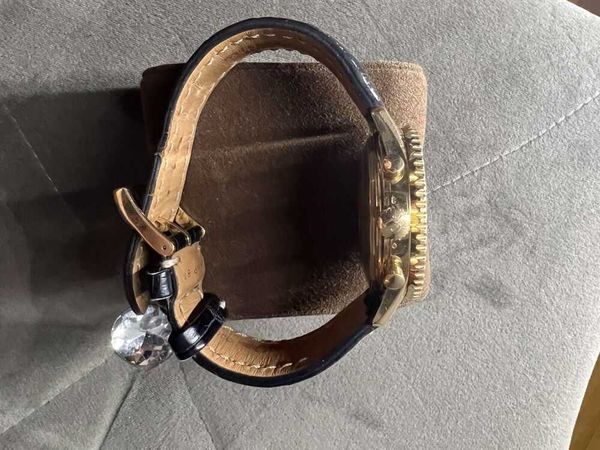 

luxury movement watch breit mechanical watches navitimer 18k gold k23322 black dial and 18k gold pin buckle montre luxe, Slivery;golden