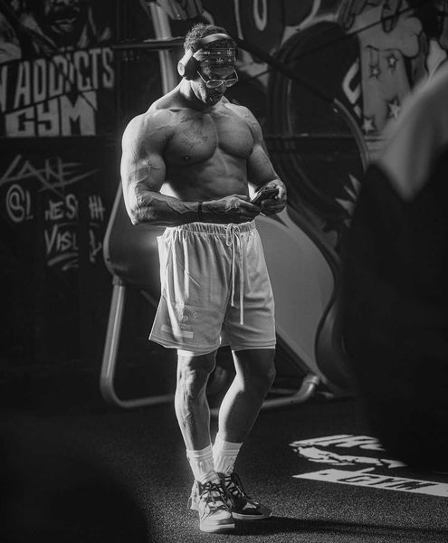 

men's running capris muscle fitness training large sports shorts beach pants, White;black