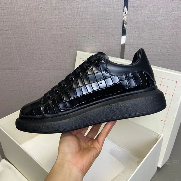 

popular designer plafrom shoes trainers men women black patent leather printing sneakers flat casual couple party wedding outdoor sports 34-