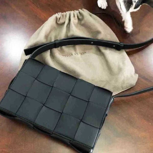 

designer bottegas bags venetas cassettes bag female 2023 new b home leather plaid woven bag versatile one shoulder small square net red same