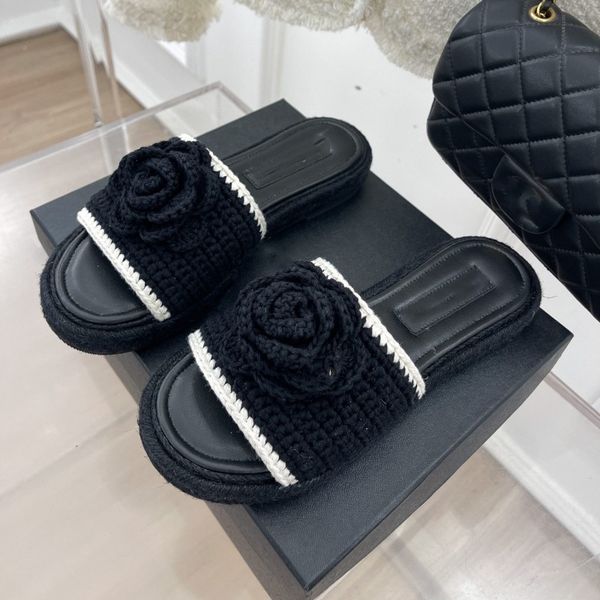 

2023 women slippers brand logo sandals camellia flower knite lambskin slides interlocking c designer luxury summer pool beach flat flip flop, Black