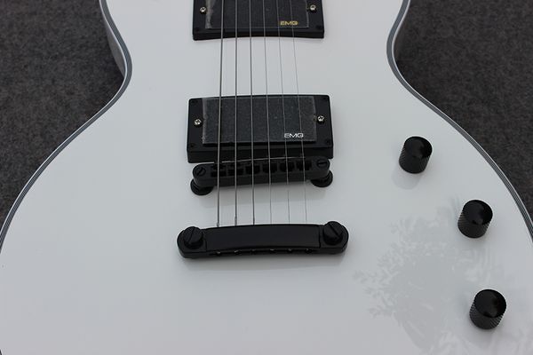 

all-body connection white electric guitar color especially beautiful ing