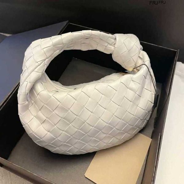 

designer bottegas bags venetas 2023 new bag womens woven cloud hand underarm leather ox horn knotted have logo frj g0gt