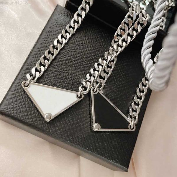 

luxury designer nacklace for women men 2 color clavicle silver chain triangle pendant necklaces jewelry love bracelet 2206224xq