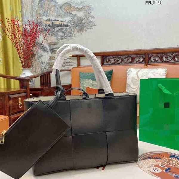 

designer bottegas bags venetas cassettes 2023 new tote handbag woven shopping shoulder in spring and summer. super large capacity 33cm have