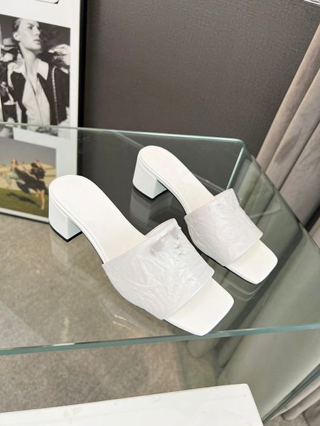 

2023 sandal designer women half slippers lambskin white blick leather suede thick heels metal slides woman shoe beach lazy 0522, Black