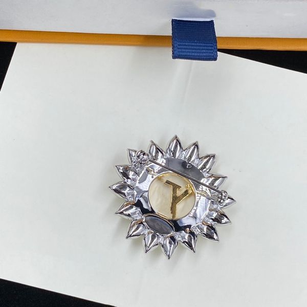 

designer brand letter brooch 18k gold-plated crystal rhinestone jewelry brooch fashion charm brooch, Gray