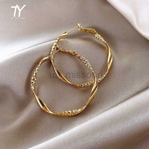 

stud minimalist metal gold color hoop earrings 2022 fashion korean jewelry for woman wedding party unusual earrings for luxury girls j230529, Golden;silver