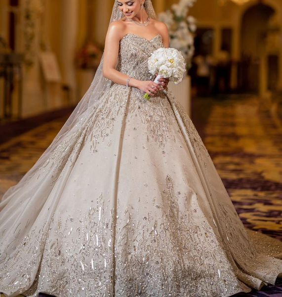 

sparkly ball gown wedding dresses sleeveless v neck sequins appliques beaded floor length ruffles 3d lace diamonds luxury bridal gowns plus, White