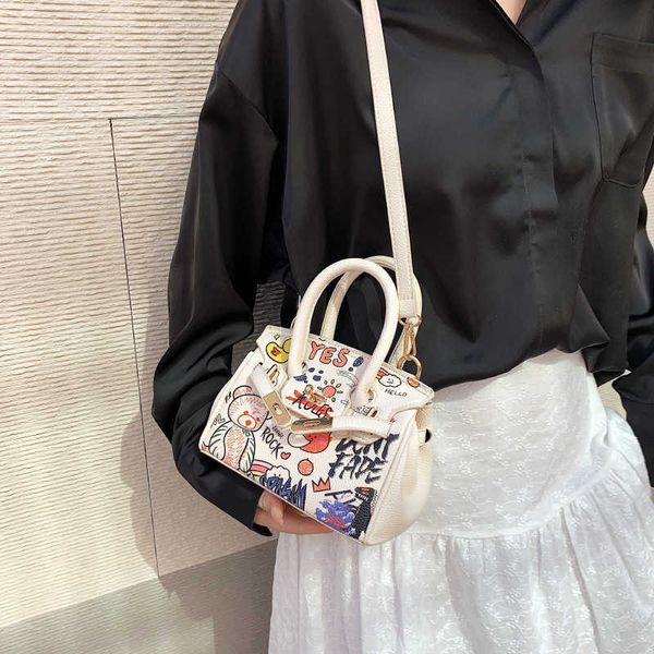

new graffiti letter printing crossbody bag trend women s cross shoulder handbag 230529