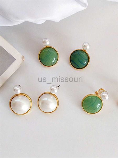 

stud 2023 retro pearl stud women's ear clip piercless earrings green imitation jade trend temperament j230529, Golden;silver
