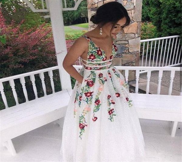 

2021 real pics prom dresses deep vneck sleeveless appliques lace backless formal evening wear party custom made4297174, Black;red