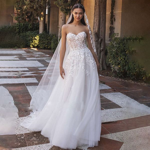 

chic sweetheart appliqued a line wedding dresses sweetheart lace appliques bridal gown bohemian tulle summer vestidos de soiree, White