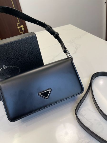 

2023 new women's pillow bag leather warm sweet full of enthusiasm fashion everything casual