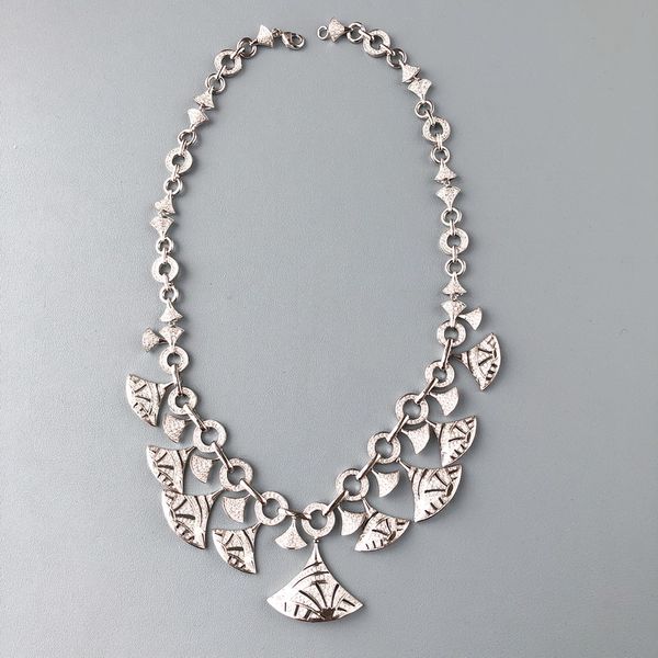 

designer collection clavicle necklace women lady inlay full diamond hollow out fan-shaped tassels pendant plated gold color dinner party cha, Silver