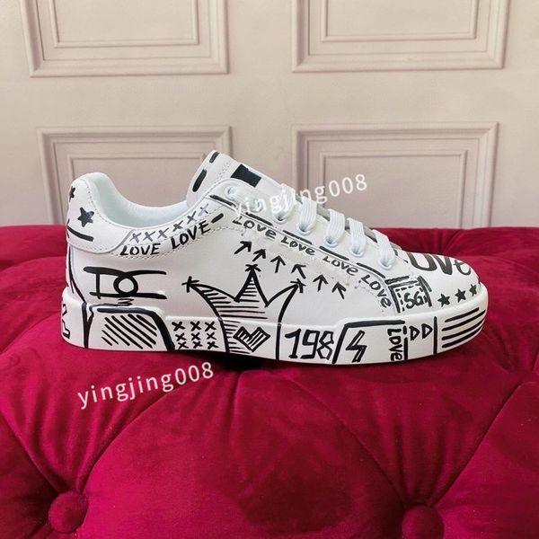 

2023new brand designer fashion casual shoes men low canvas shoes leather black sole sneakers