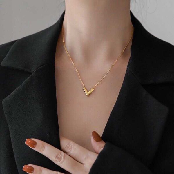 

colorless light luxury steel v-shaped necklace for women's summer simple and personalized pendant small design 2022 new jewelry, Silver