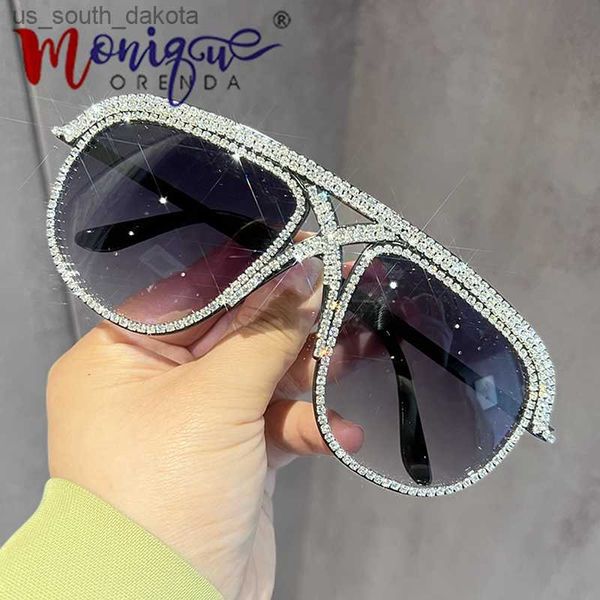 

sunglasses new personalized sunglasses for women shiny crystal sun glasses men vintage eyegalsses for hip hop oculos de sol feminino l230523, White;black