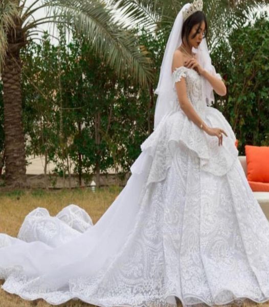 

2017 elegant sweetheart ball gown wedding dresses offshoulder lace peplum backless floor length chaple train bridal gowns5920305, White