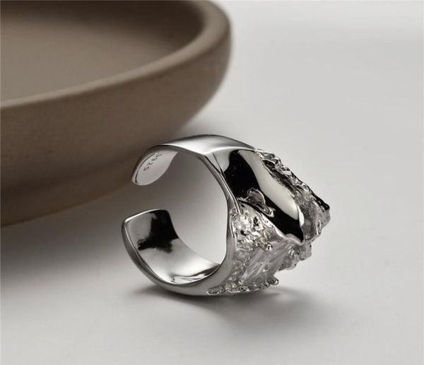 

sterling ring with men women 1 ring0123457439921, White