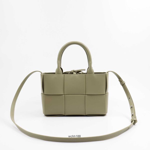 

one girl handwoven bags bottegas arco designer tote pattern evening simple versatile fashion bag shoulder oblique 2023 straddle women's