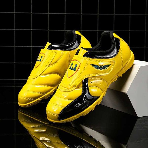 

athletic outdoor 2023 new kids soccer shoes fashion boys football shoes hook loop training soccer sneakers wearresisting girls low sneakers, Black