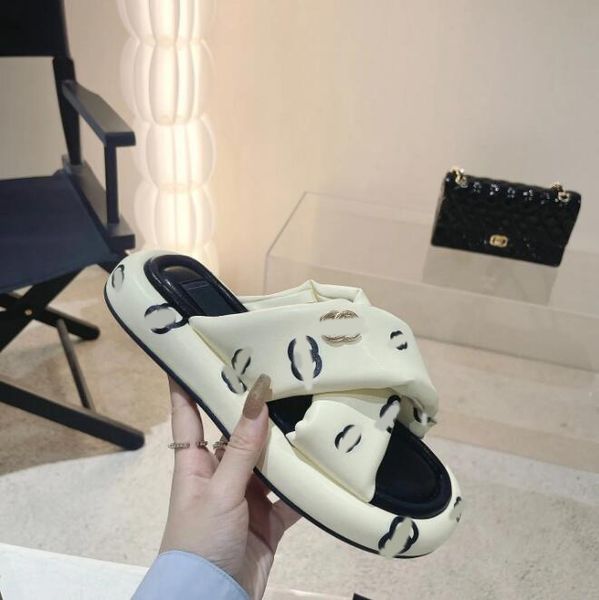 

designer slides luxury womens bread slippers cloud men thick platform flip flops summer flat casual shoe eva soft women sandals shoes home n, Black